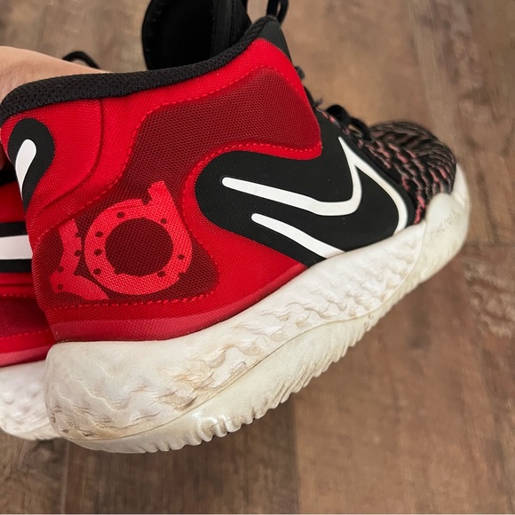 Nike KD Trey 5 VIII Bred Black White Red Men's size 10 CK2090-002 - Picture 14 of 16